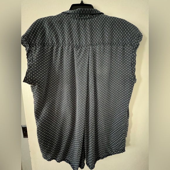 Jachs girlfriend XL navy button down top - Picture 4 of 4